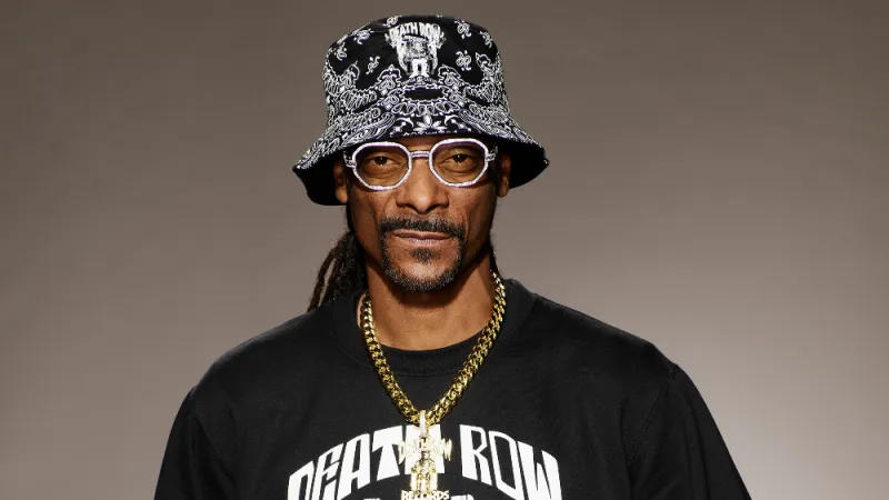 Snoop Dogg Parts Ways with FaZe Clan: A Look Back at the Partnership 4